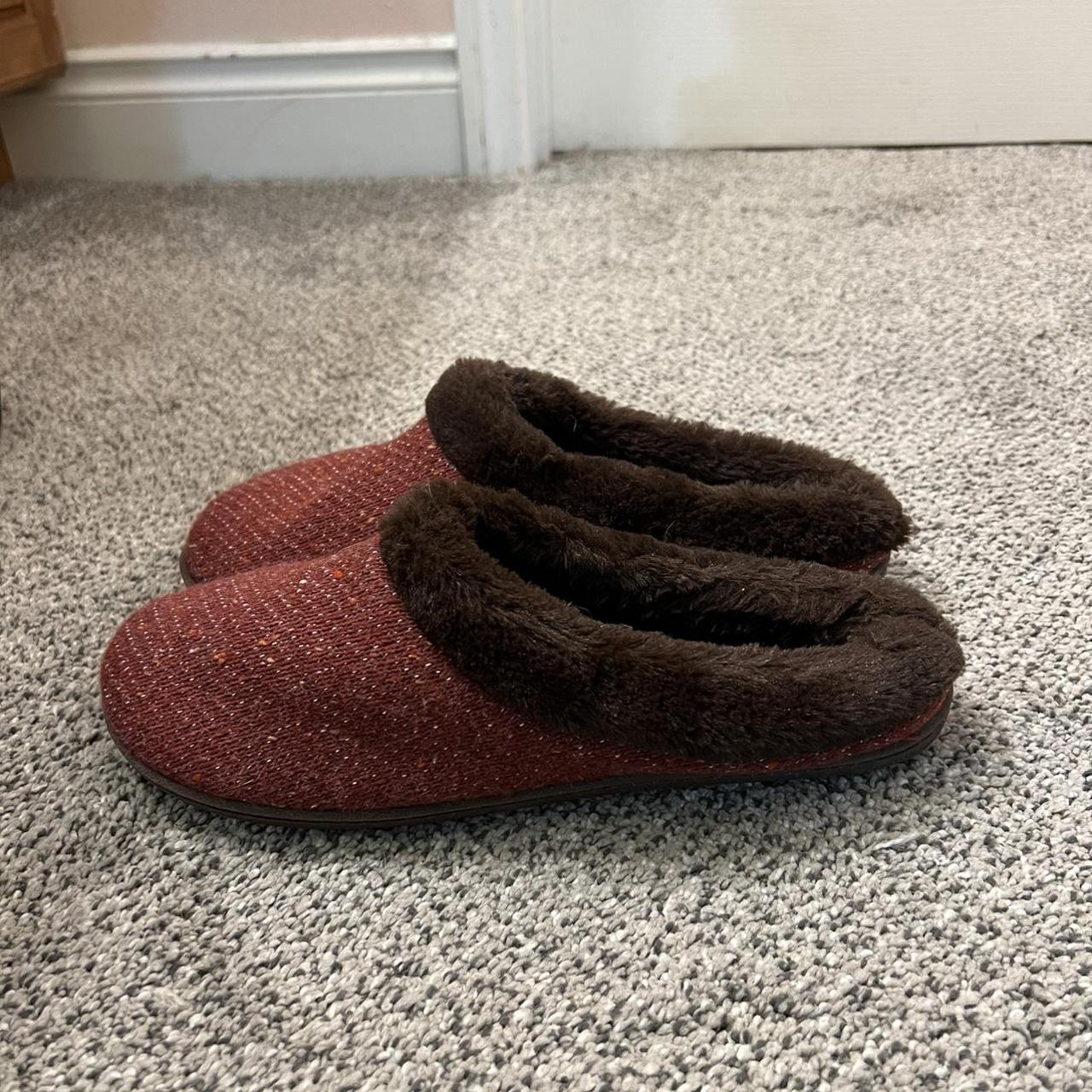 Dreamfoam slippers on marbled red color with brown... - Depop