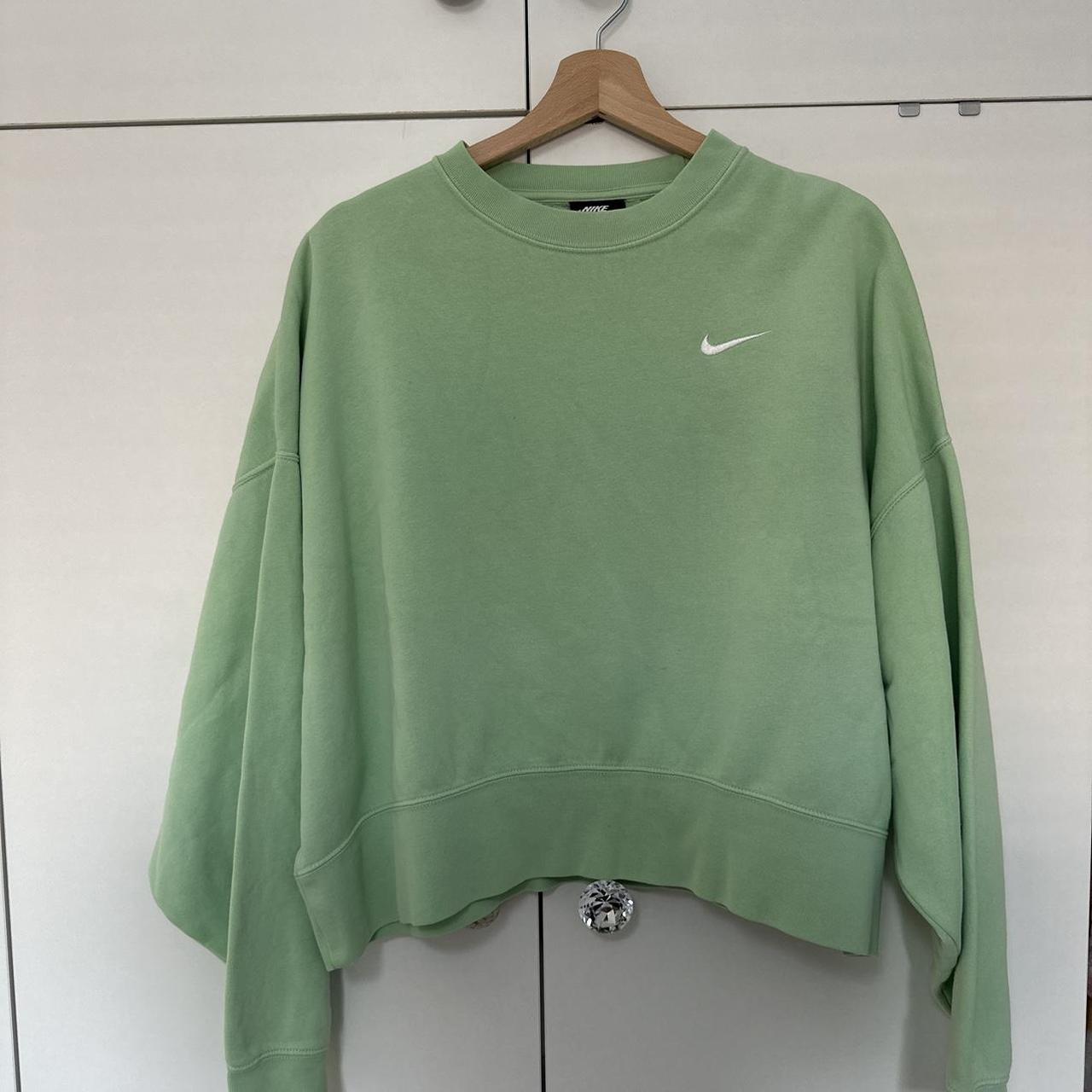 nike mini swoosh oversized cropped sweatshirt in gray
