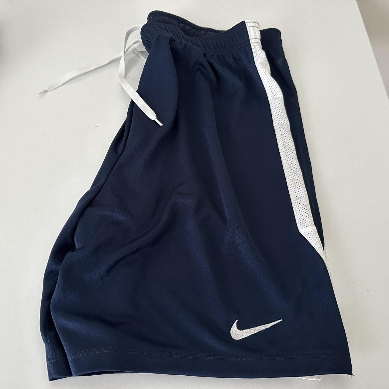 slim fit shorts nike