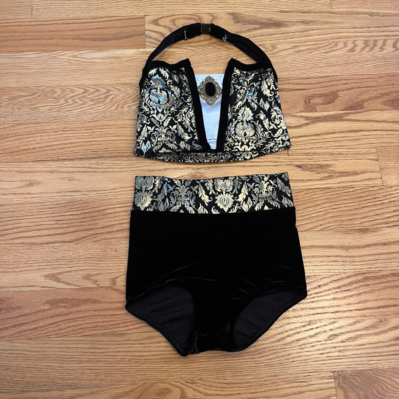 item listed by sophielamm