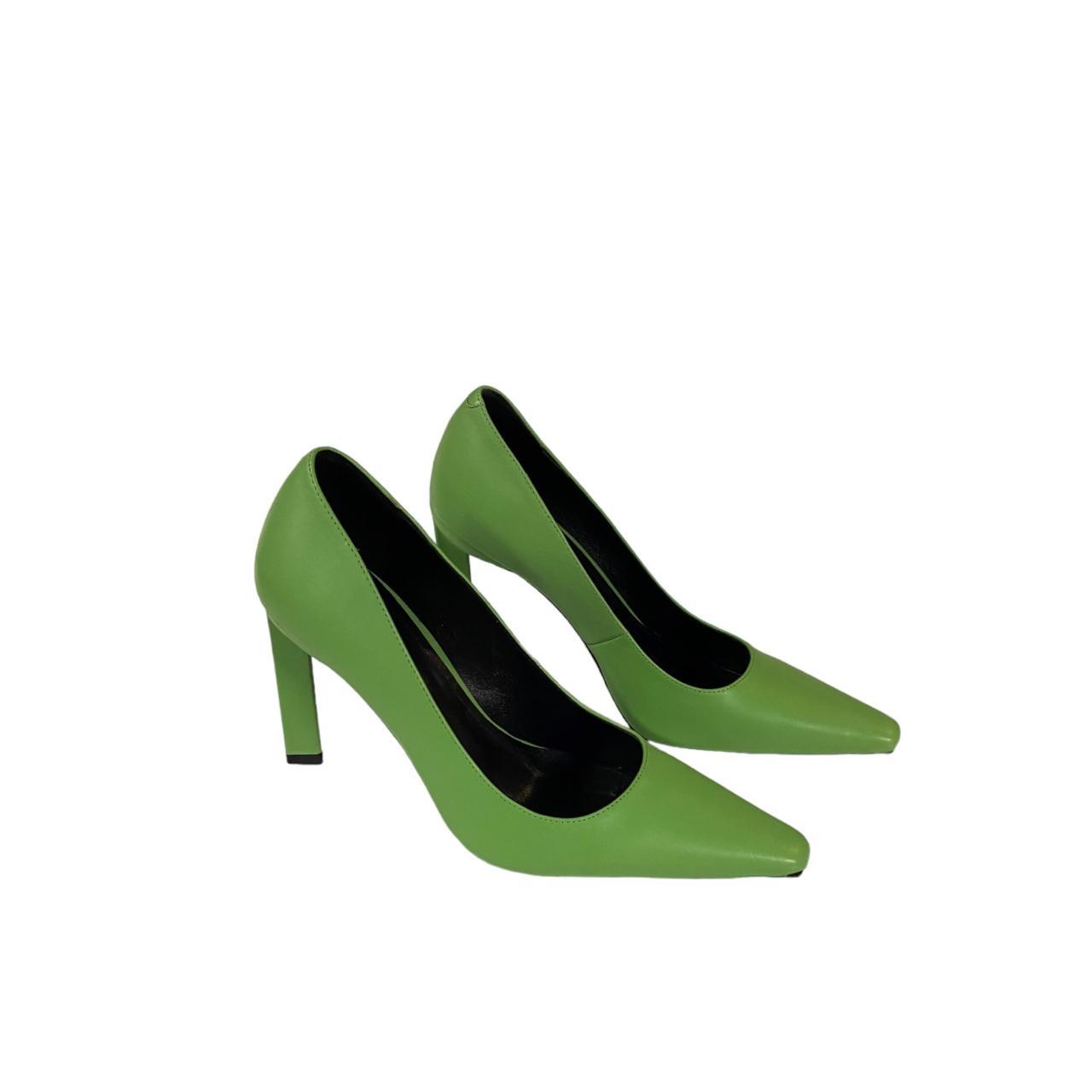 Green pumps 2024 size 9