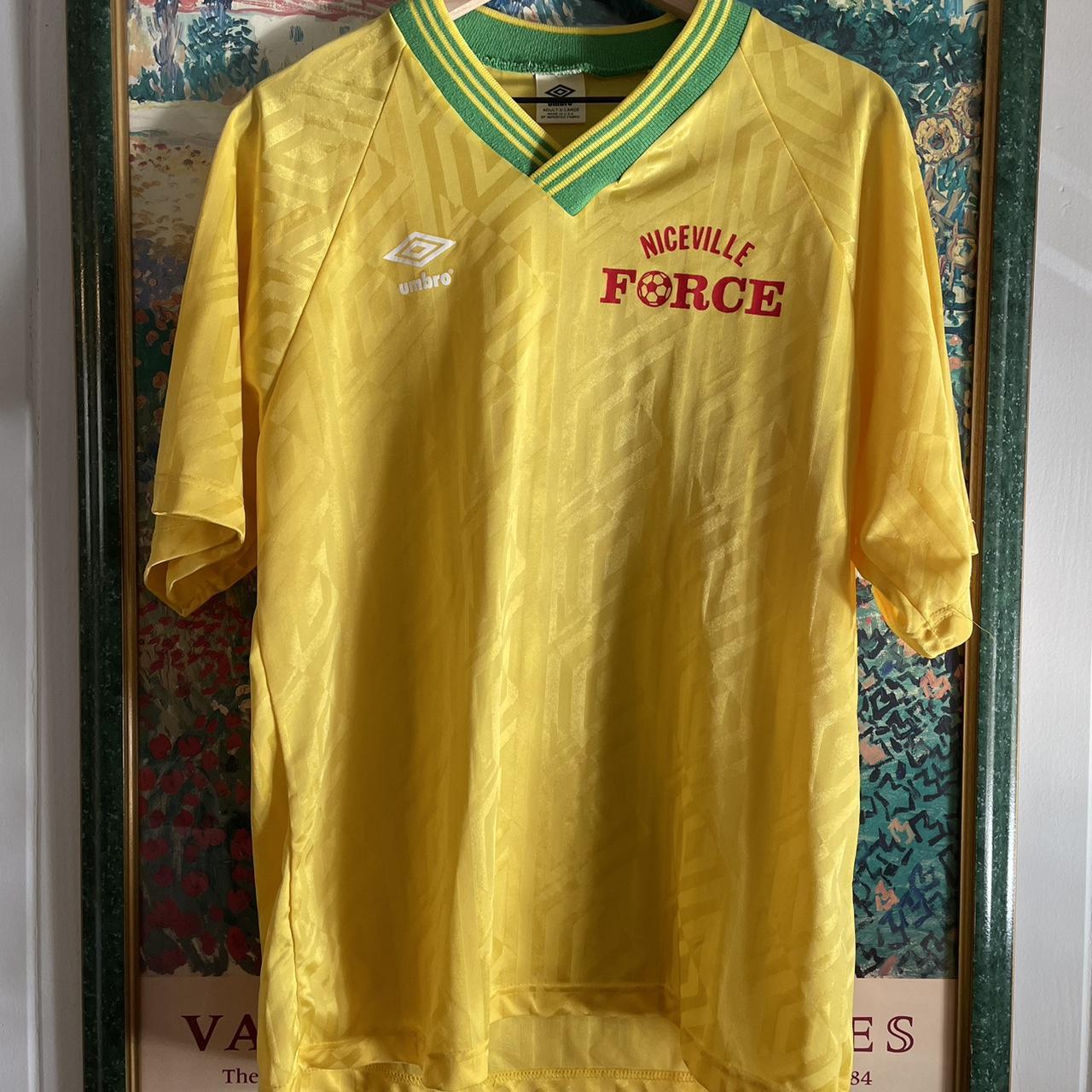 ウェア 90s umbro soccer uniform game shirt y2k 90s vintage Umbro soccer jersey - Awesome details – Fans Vintage