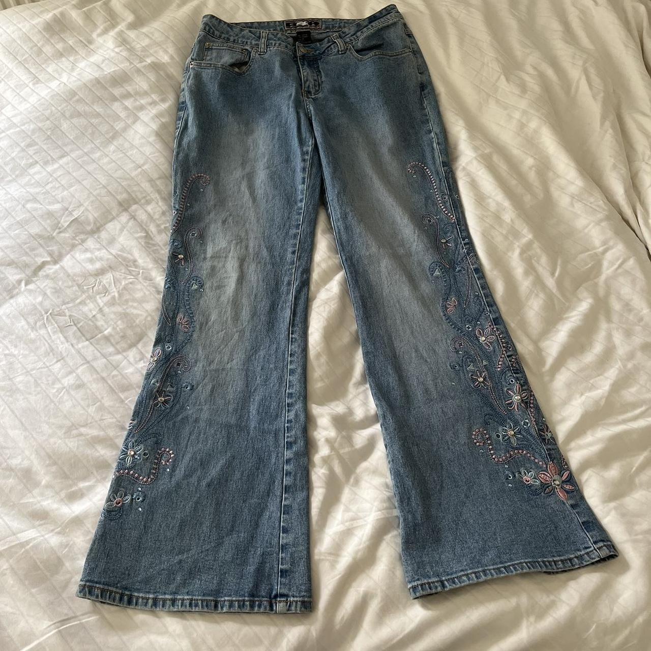 The cutest vintage 2000s jeans Such cool detailing... - Depop