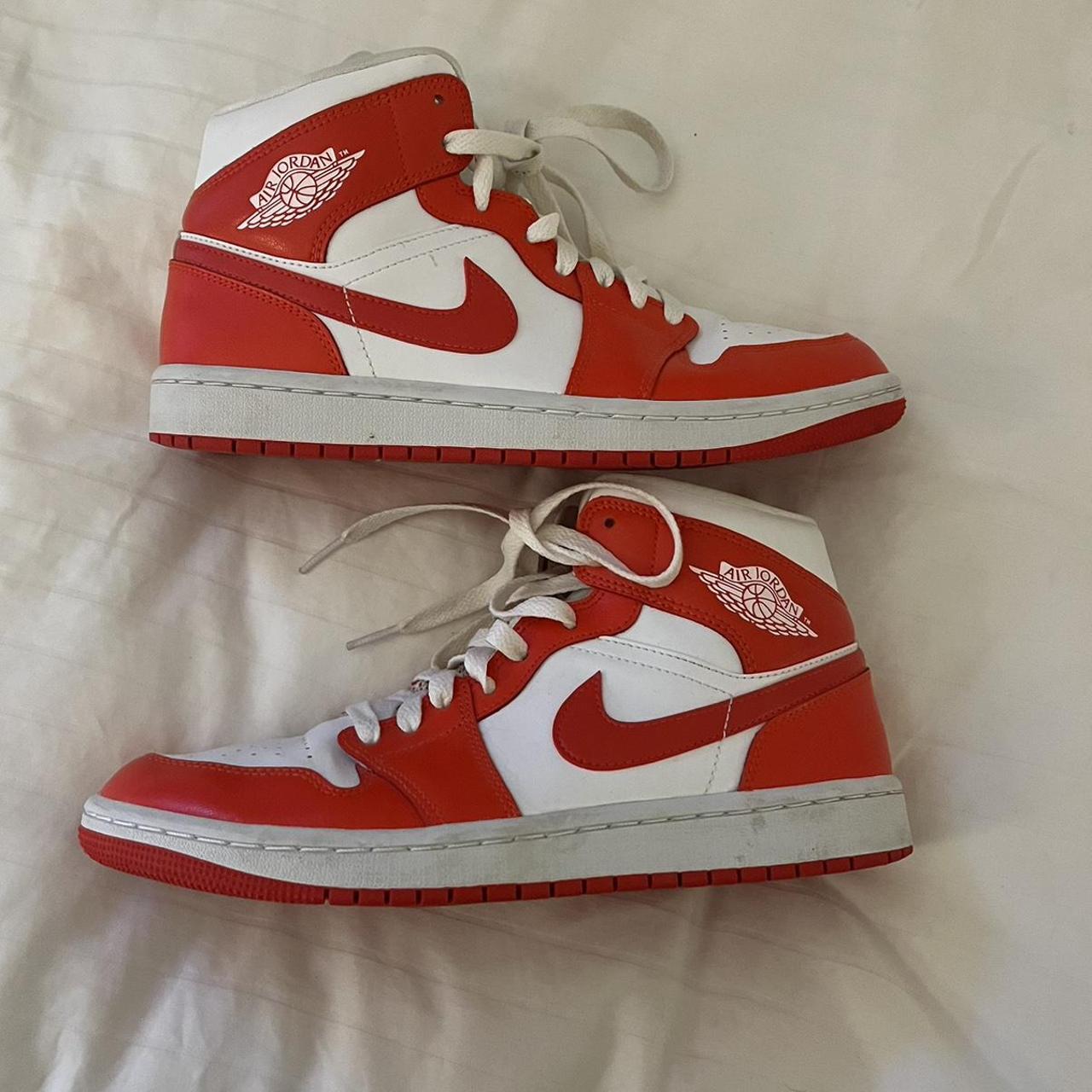 womens red jordan 1s