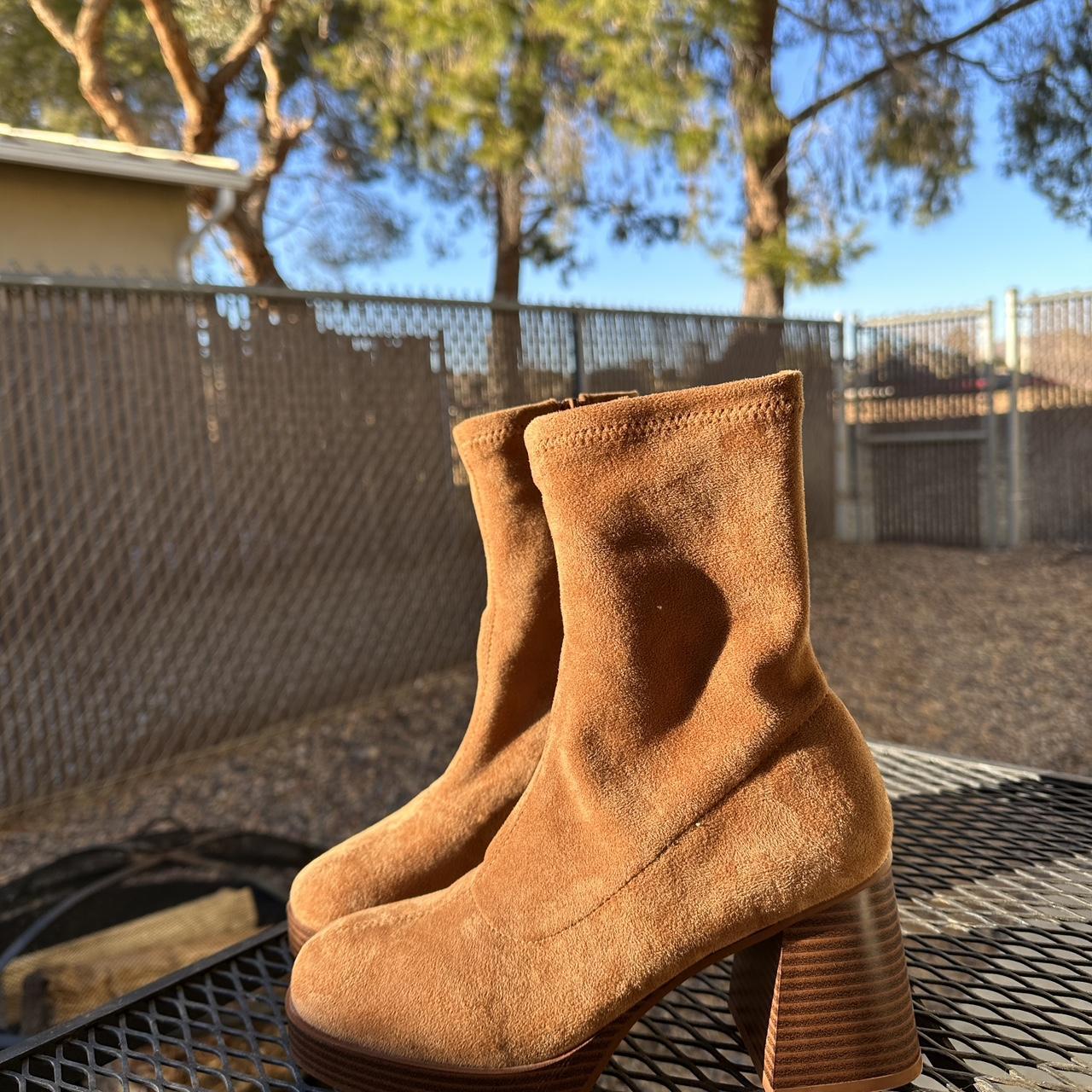 Caramel 2024 suede boots