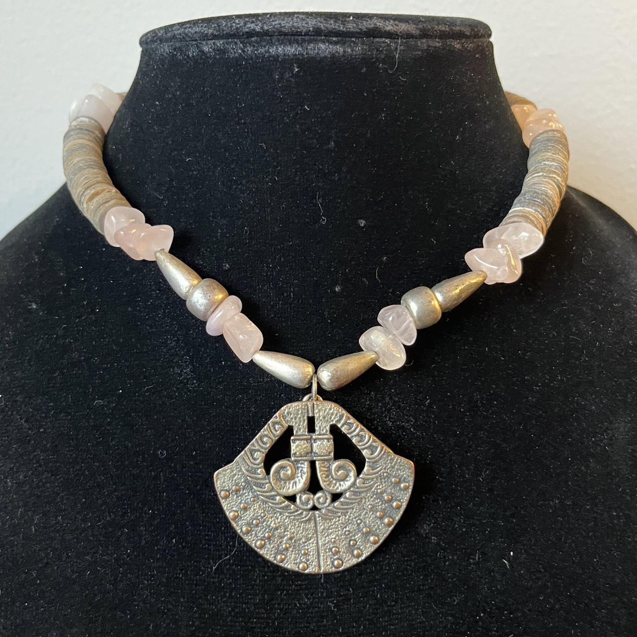 item listed by secondhandinwonderland