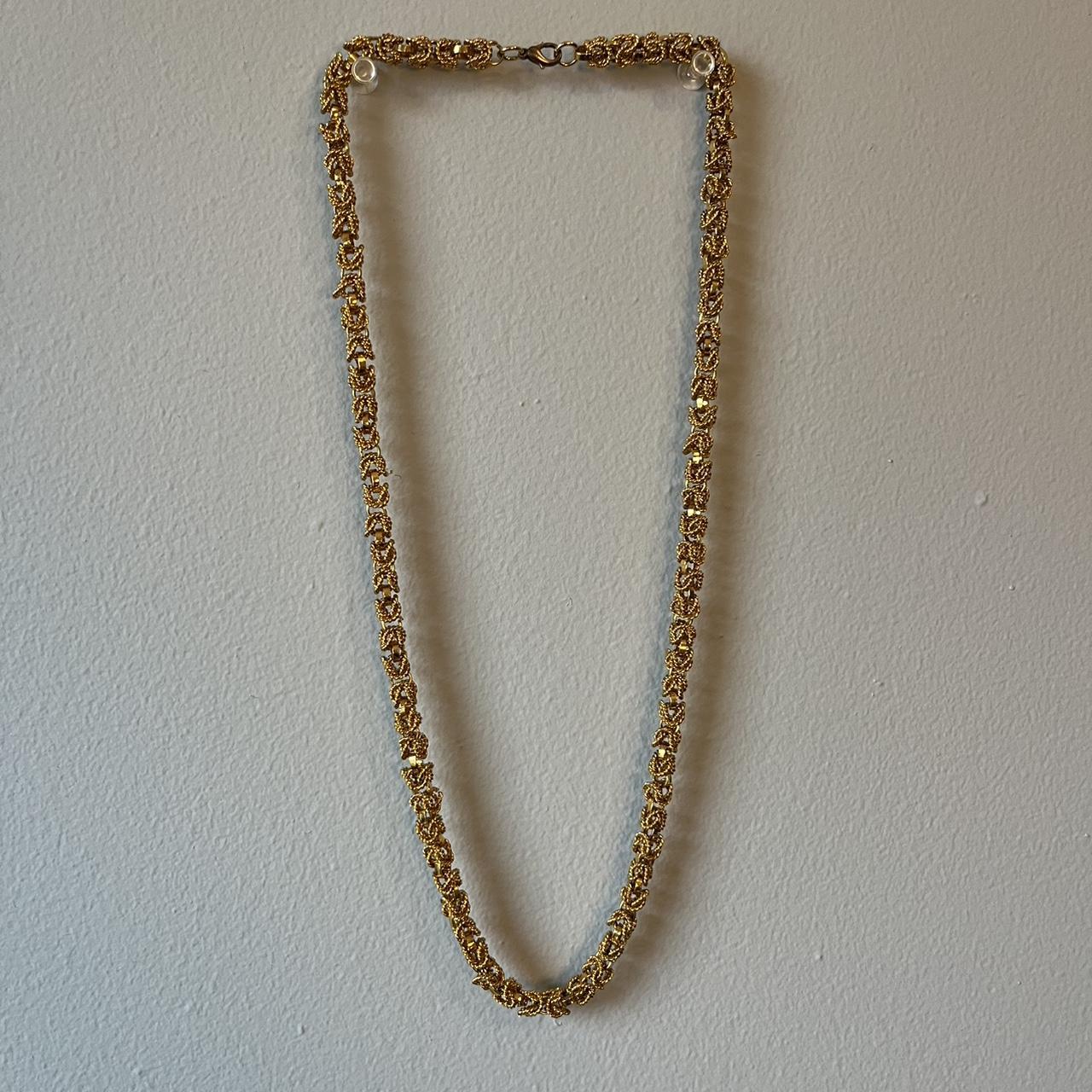 item listed by secondhandinwonderland