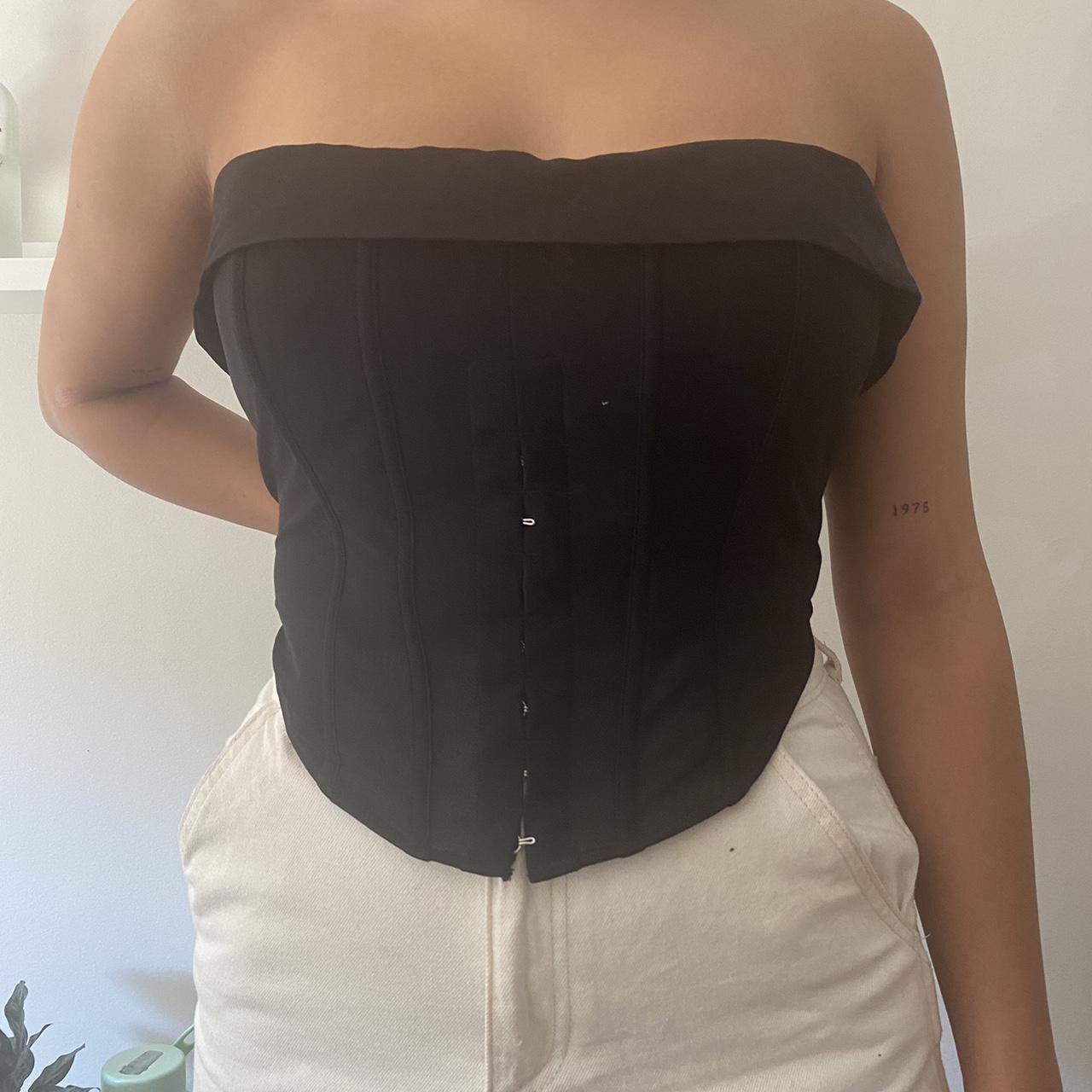 Black white fox corset top, super cute but selling... - Depop