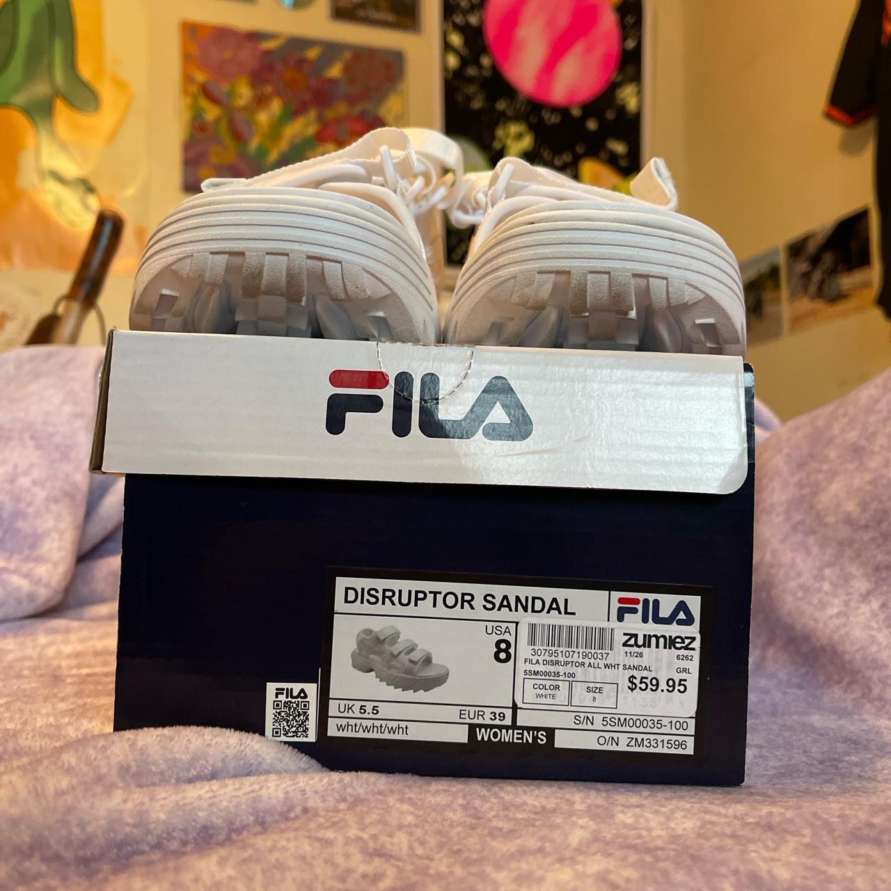 Fila disruptor deals sandals zumiez