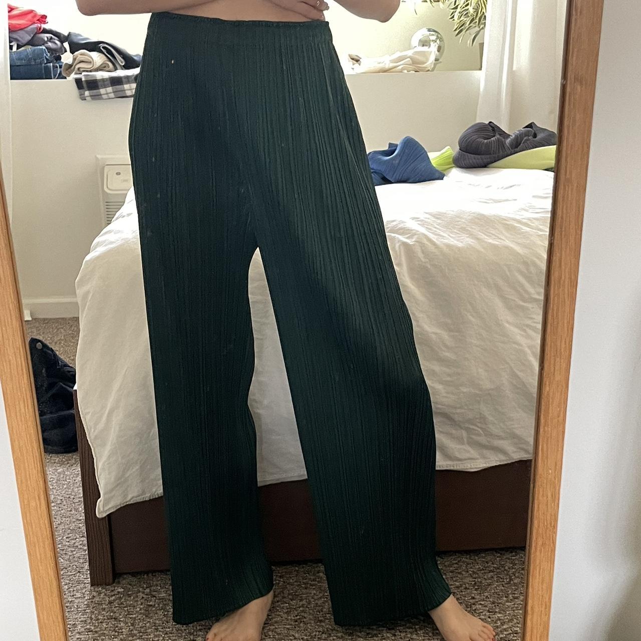 Issey Miyake Women's Green Trousers