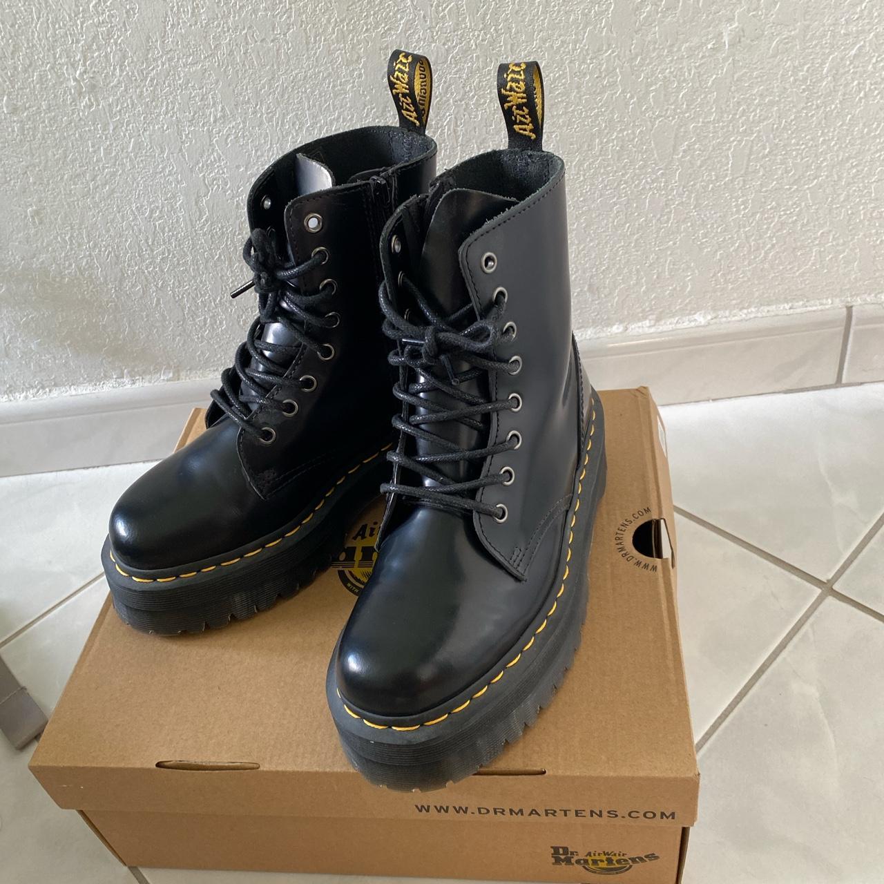 Depop doc sale martens size 7