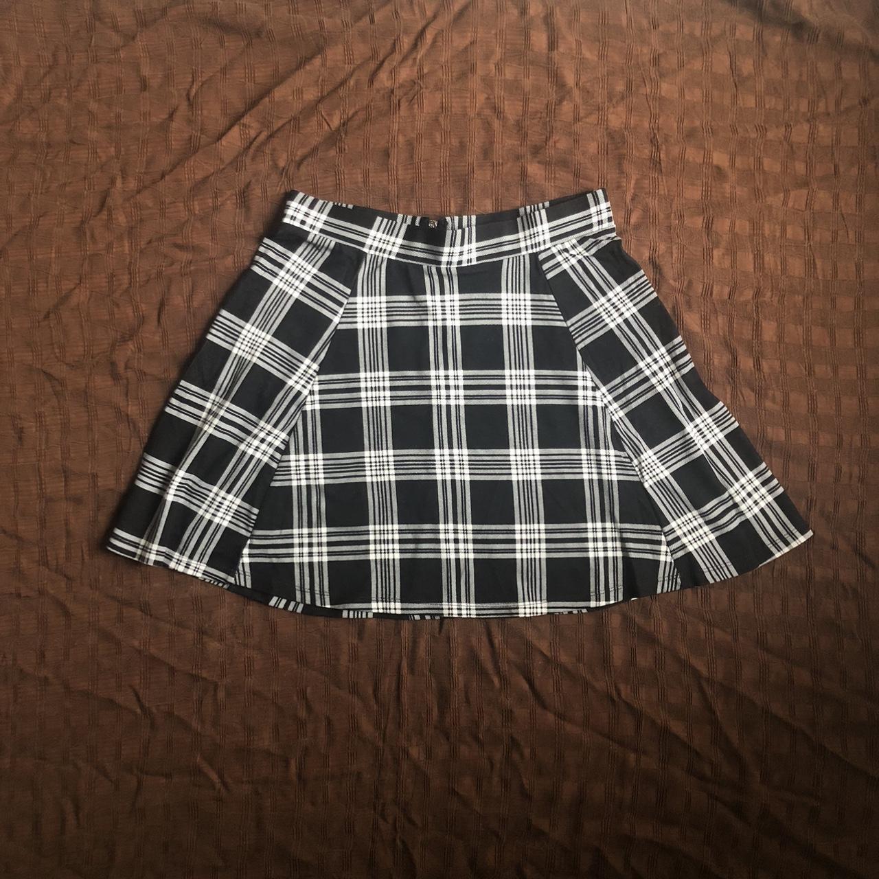 H&M Women's Black and White Skirt | Depop