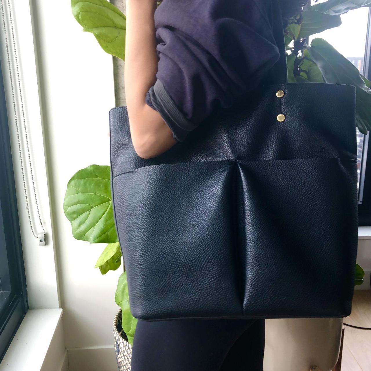 black faux leather steve madden tote bag, NEW DROP‼️