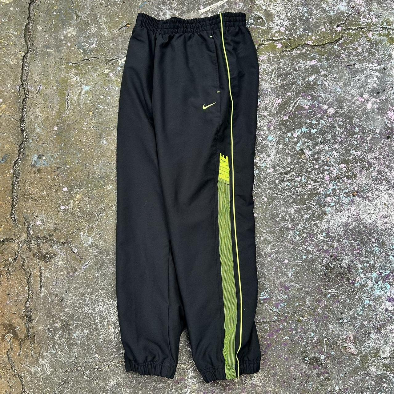 Nike black volt clearance tracksuit