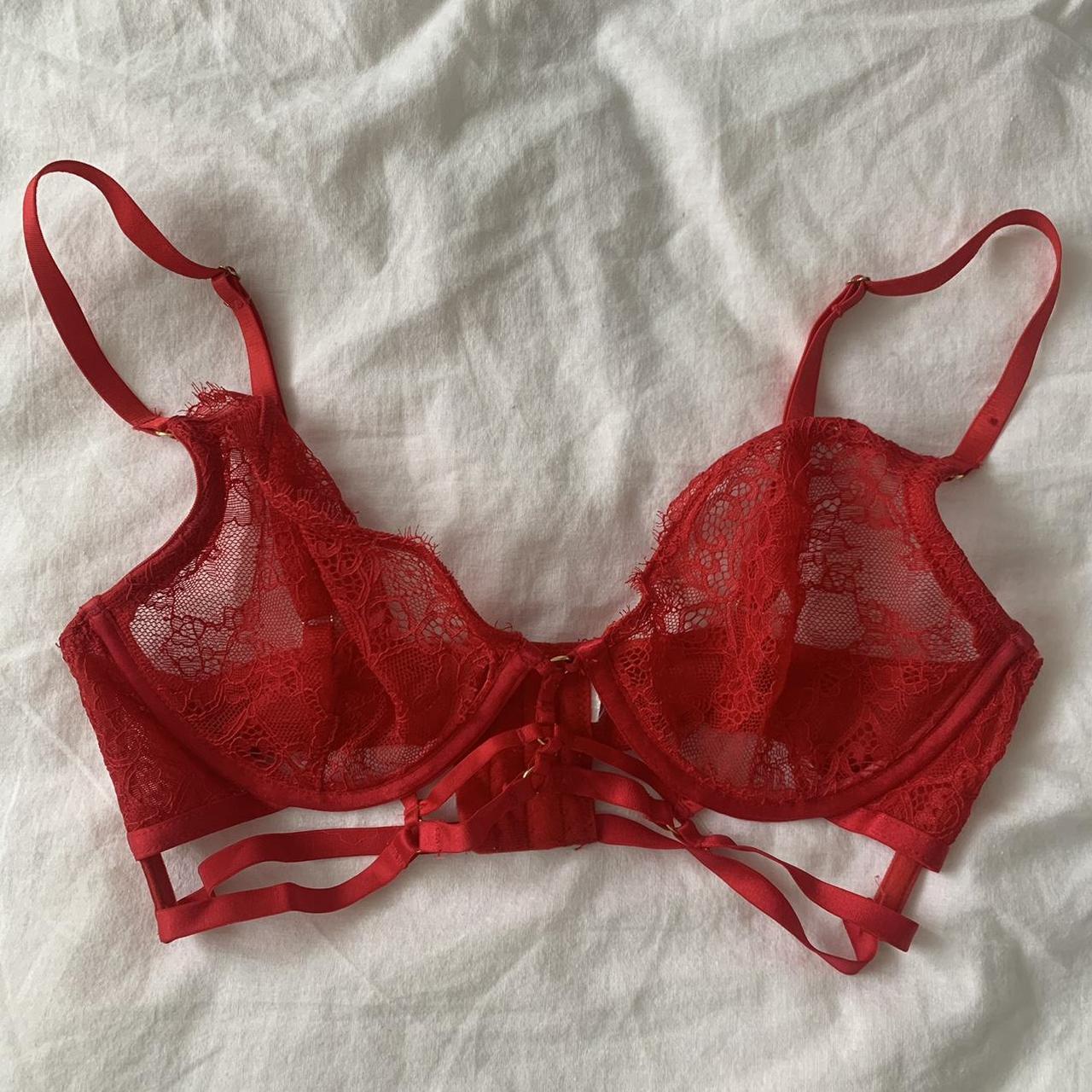 Red lace bra Size 34C Similar to Victoria’s secret - Depop