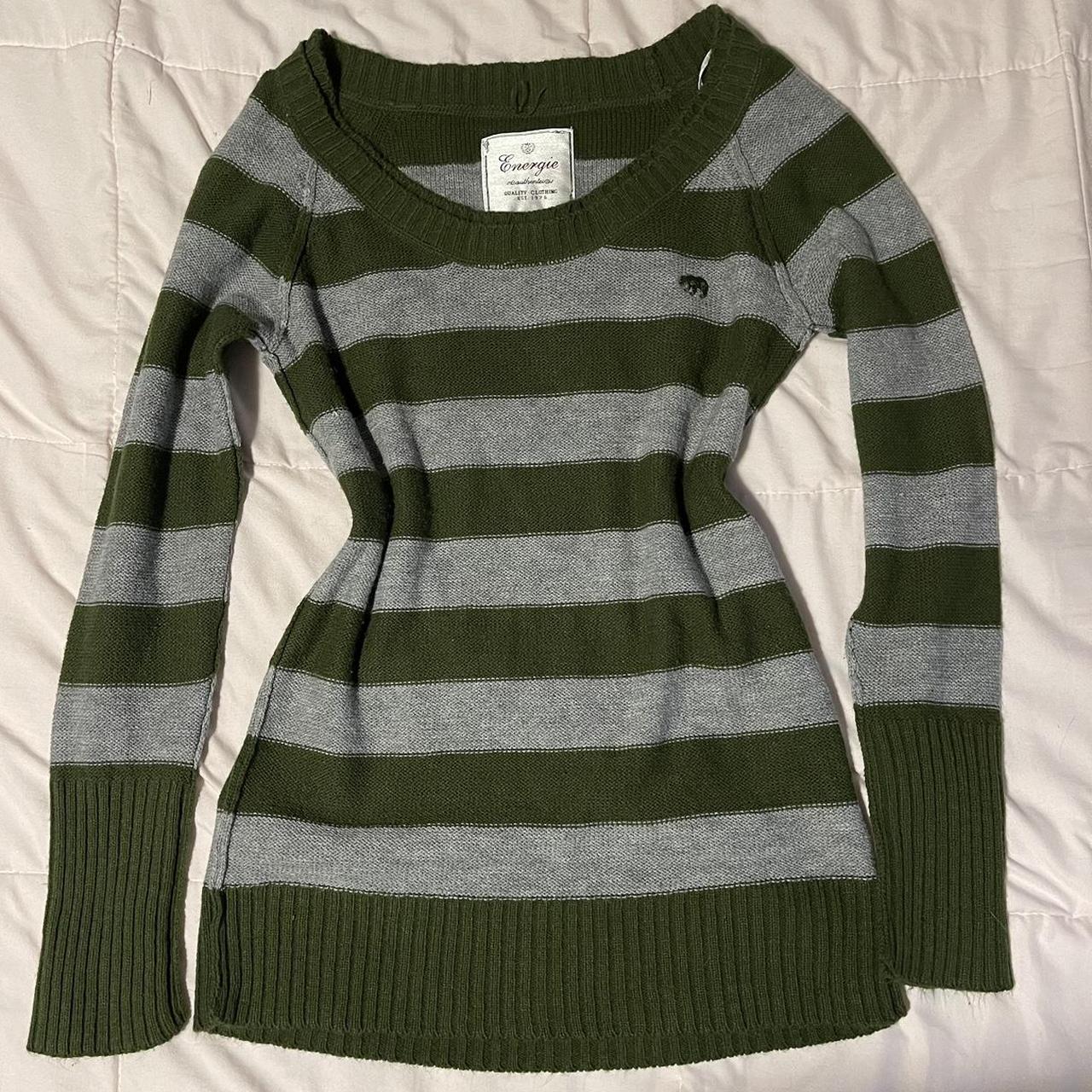 adorable energie green + grey striped sweater!... - Depop