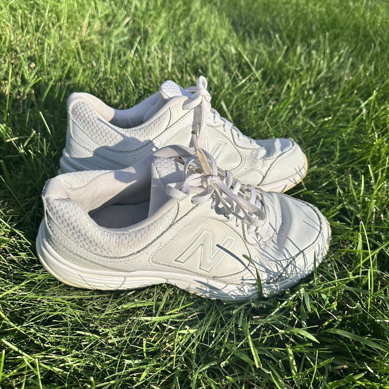 New Balance 400 Unisex White Leather Lace Up Sneaker... - Depop