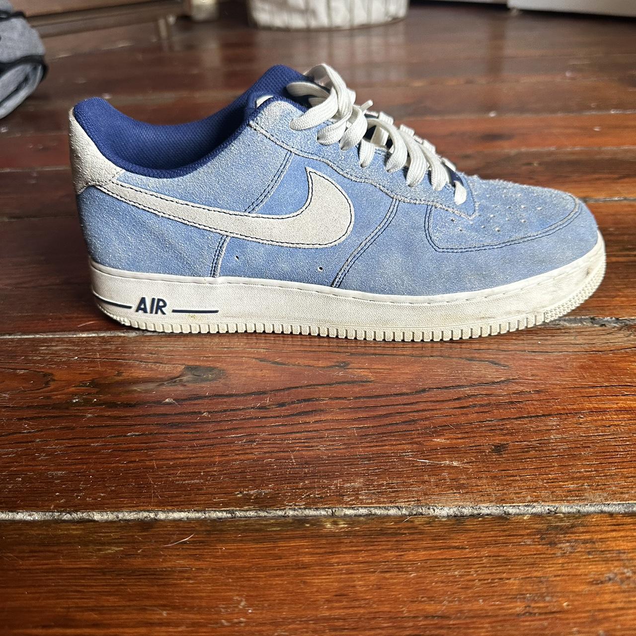 Blue suede fashion nike trainers