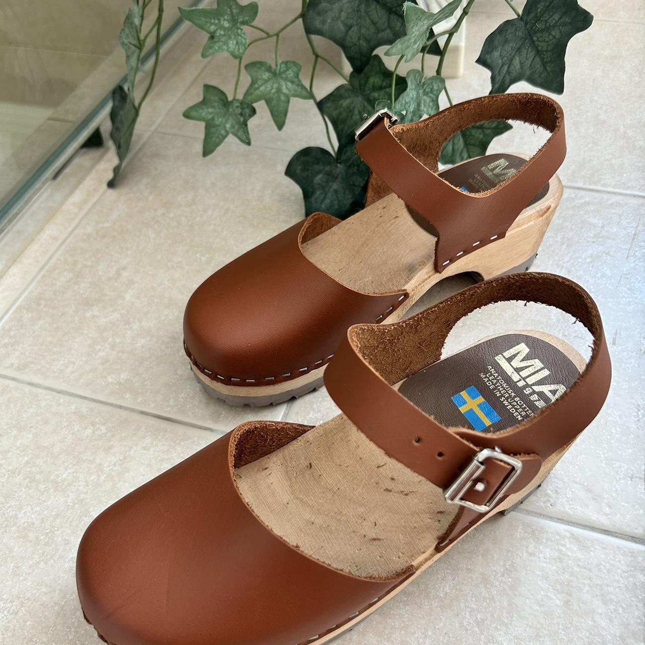 Mia sale clogs sofia