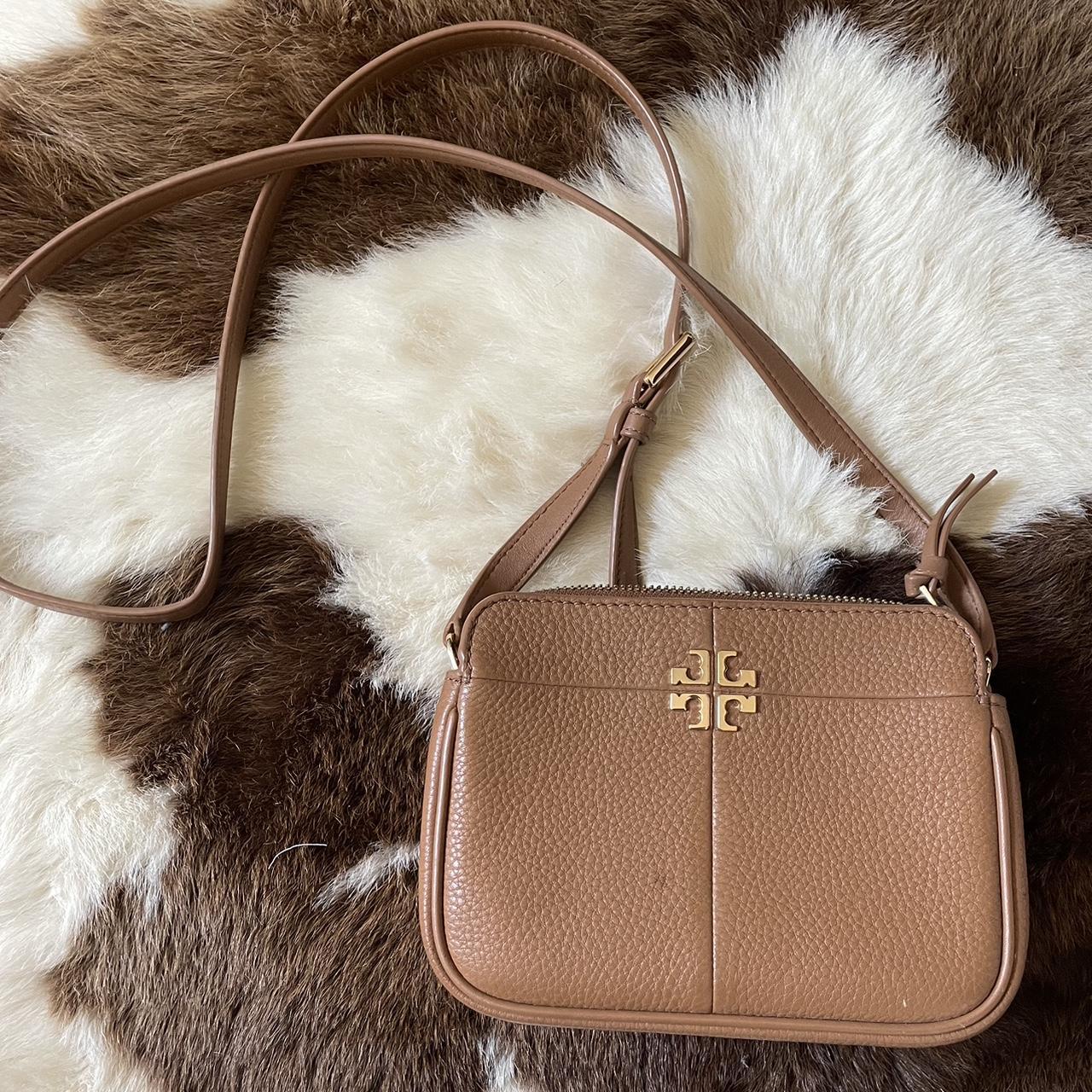 Beige tory 2024 burch purse