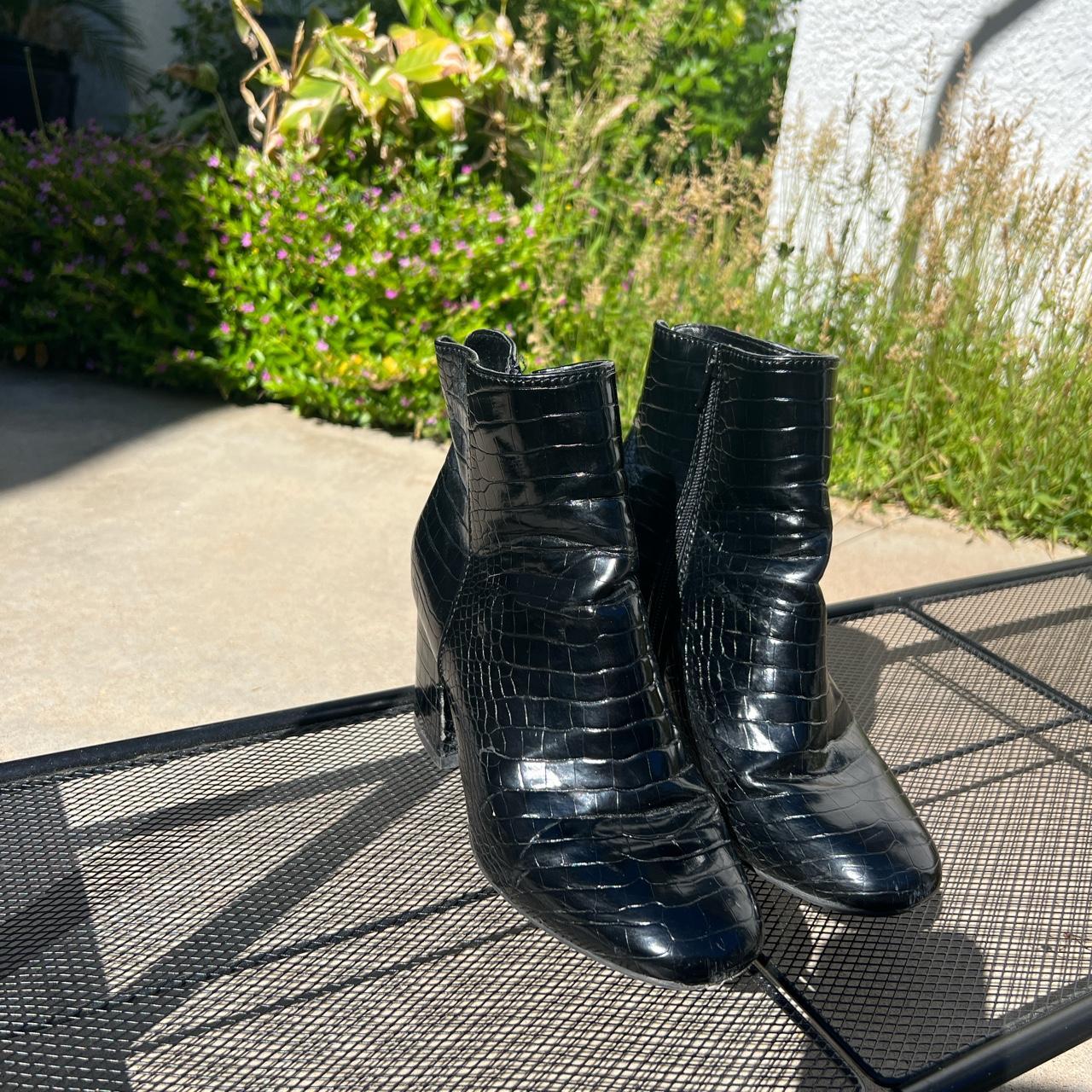 SHEIN Women's Black Boots Depop