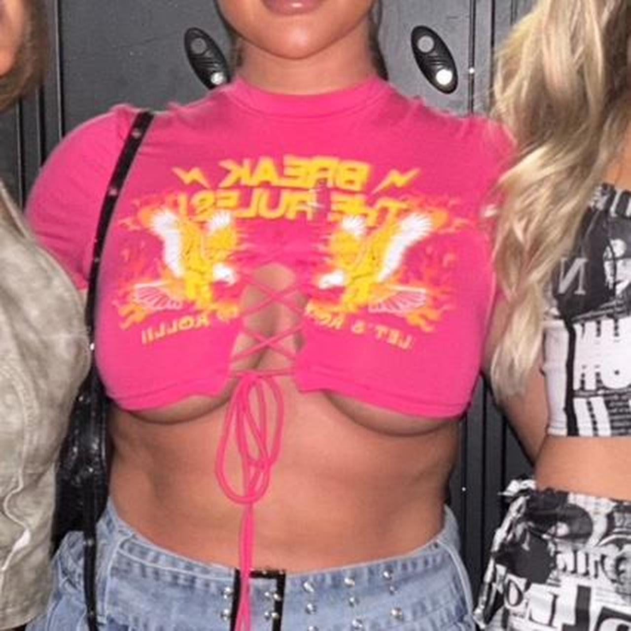 Pink underboob crop top #underboob #croptop #tshirt | Depop