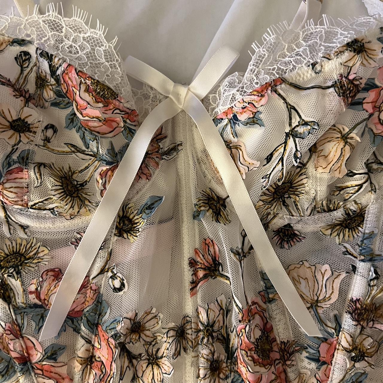Victoria's Secret floral corset top 🤍 soooo dreamy - Depop