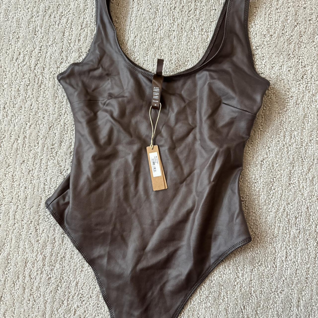 Skims SOLD OUT contour lift underwired stretch tank - Depop