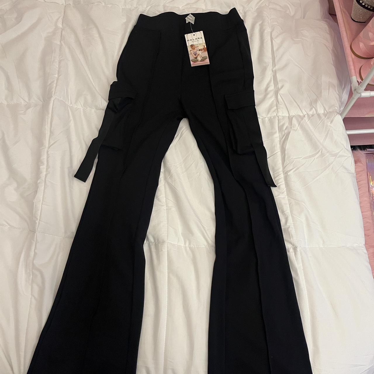 Halara cargo leggings Xs new with tags - Depop