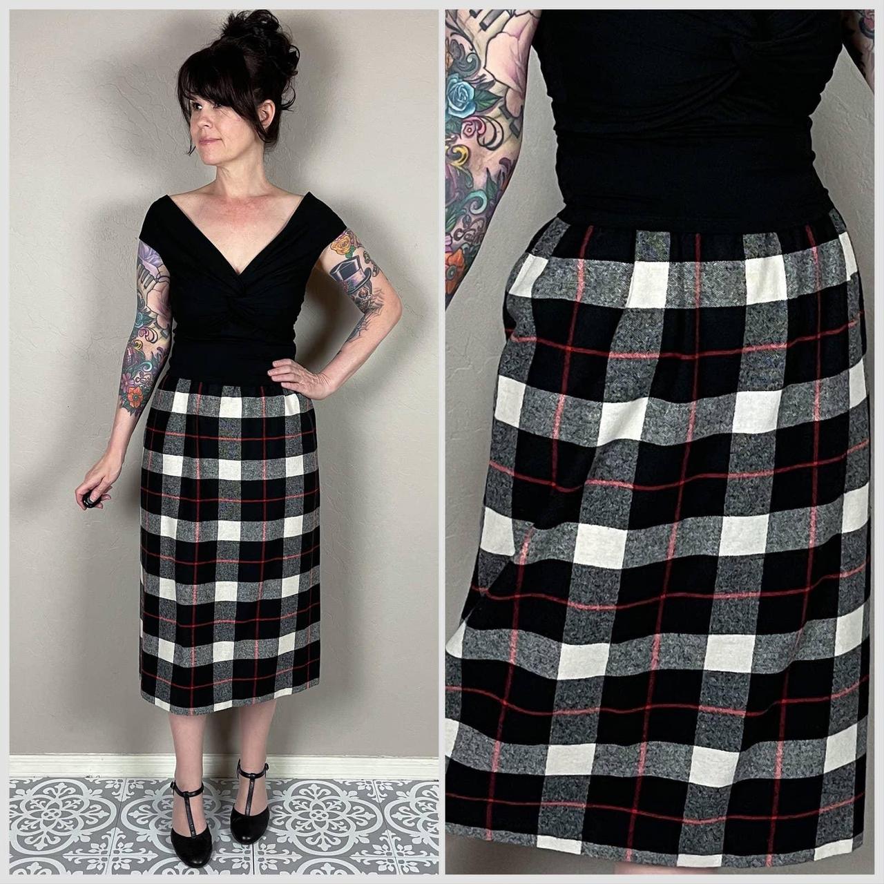 Black and white plaid skirt 70s hotsell