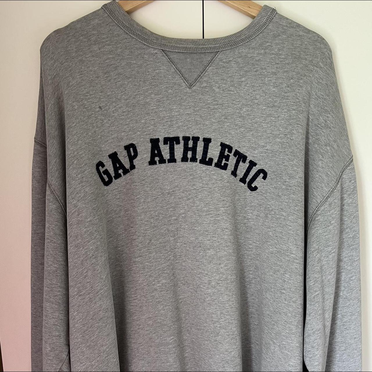 Gap Women's Sweatshirt Depop