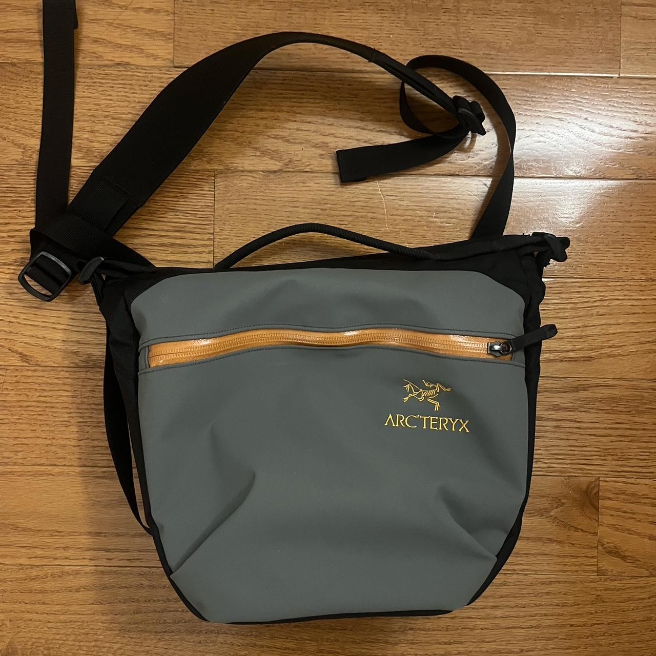 侵攻 ARC'TERYX × BEAMS ARRO 8 Shoulder Bag | flora-schools.com