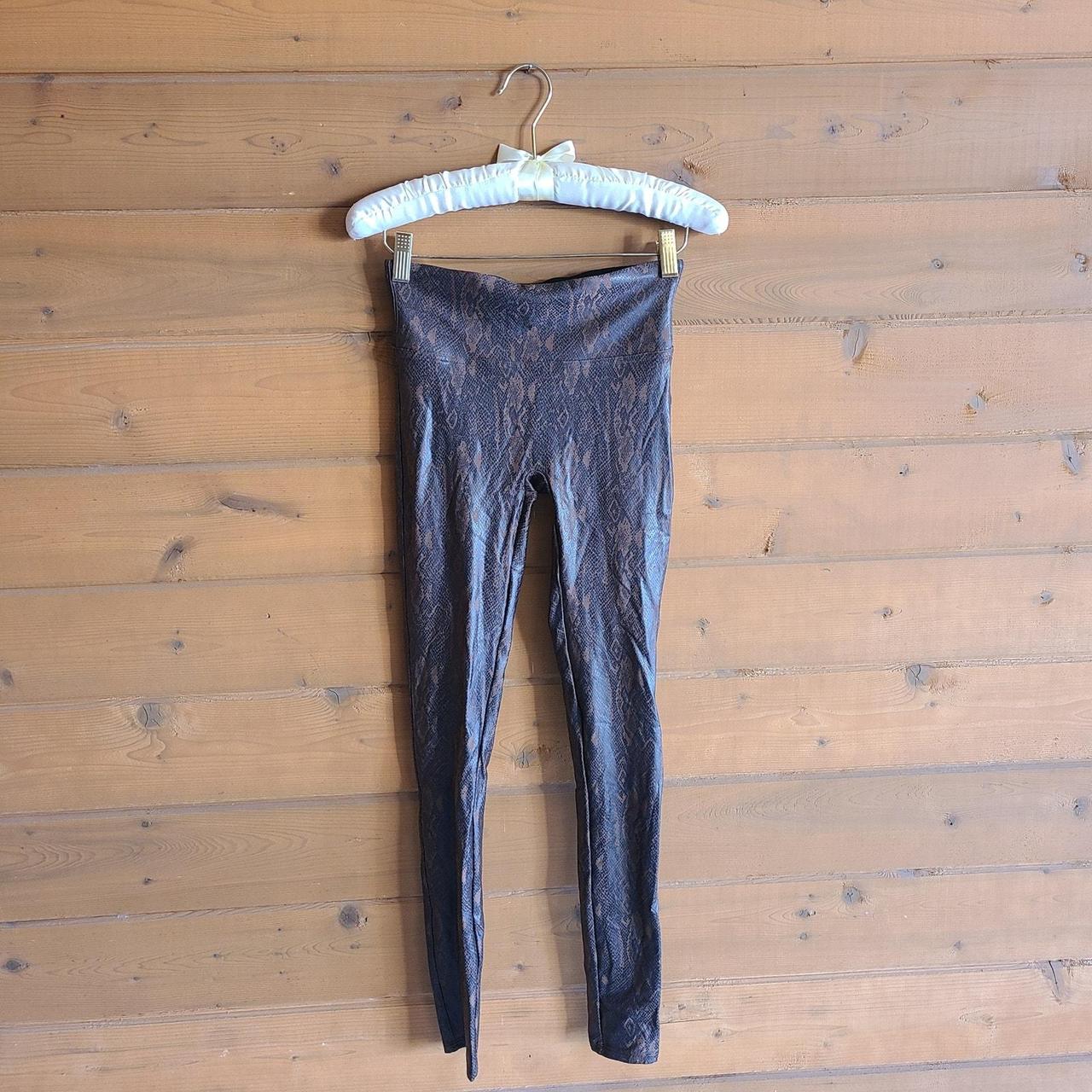 item listed by blkwidowcaylpso