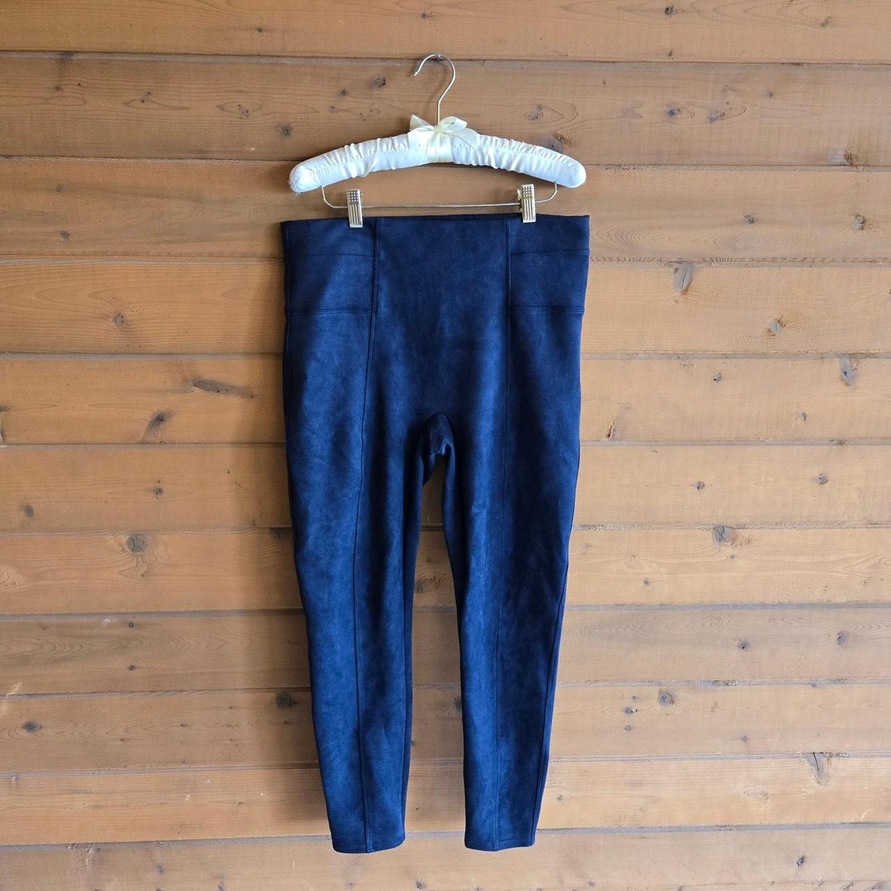 item listed by blkwidowcaylpso