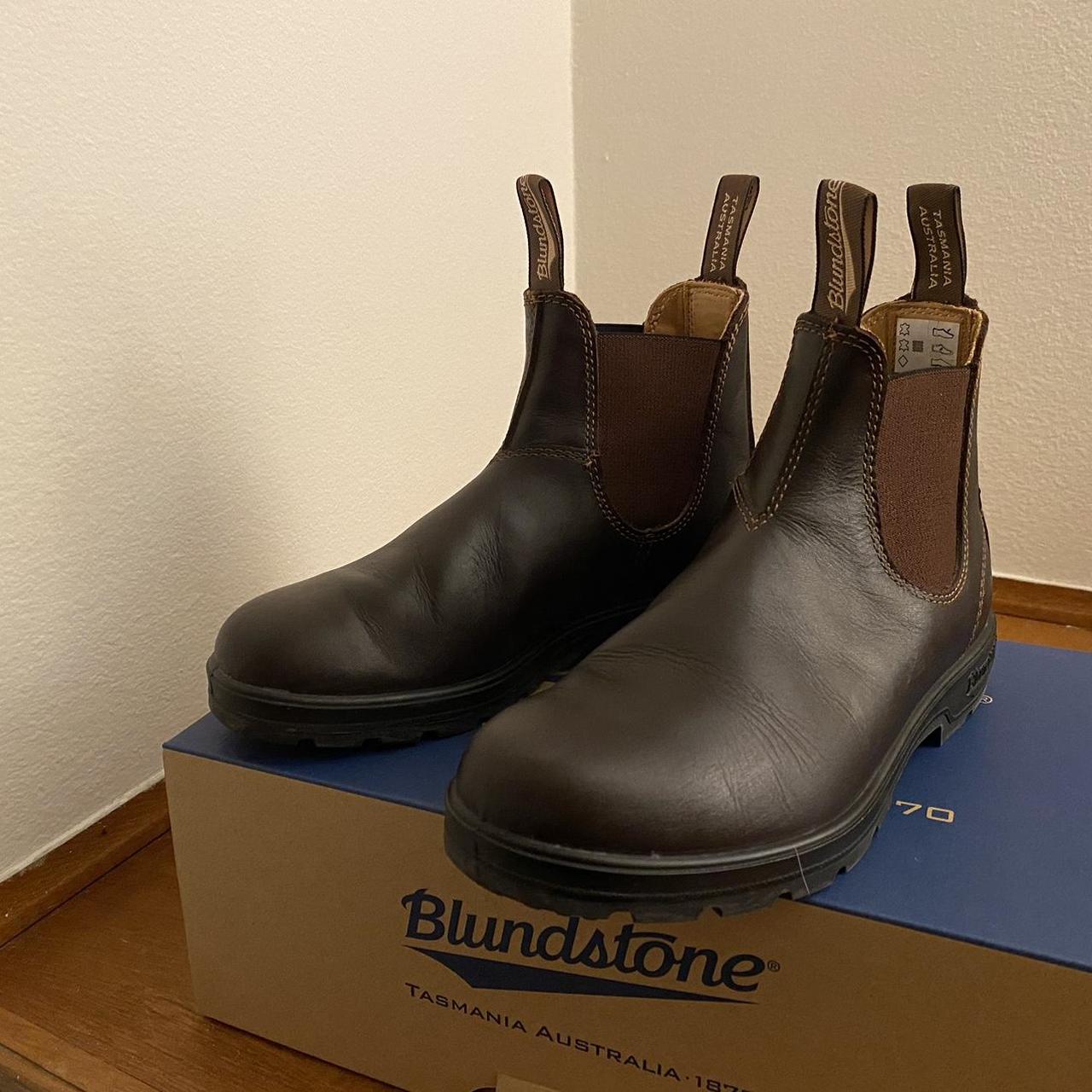 Blundstone 550 classic Chelsea boots in walnut... Depop