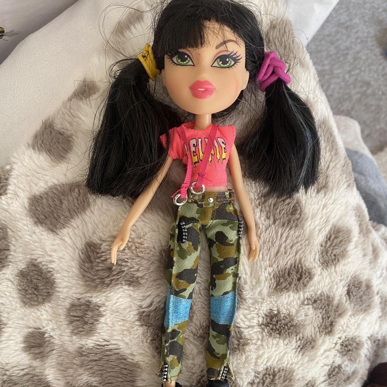 Bratz Selfie Snaps JADE Doll 2015 (Pink Top,... - Depop