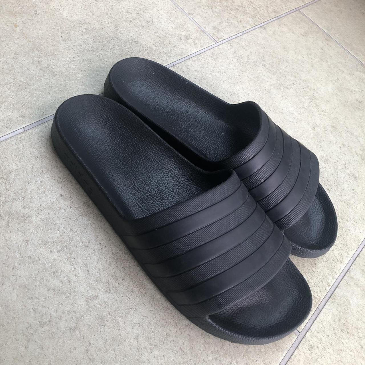 Adidas Men's Black Slides | Depop