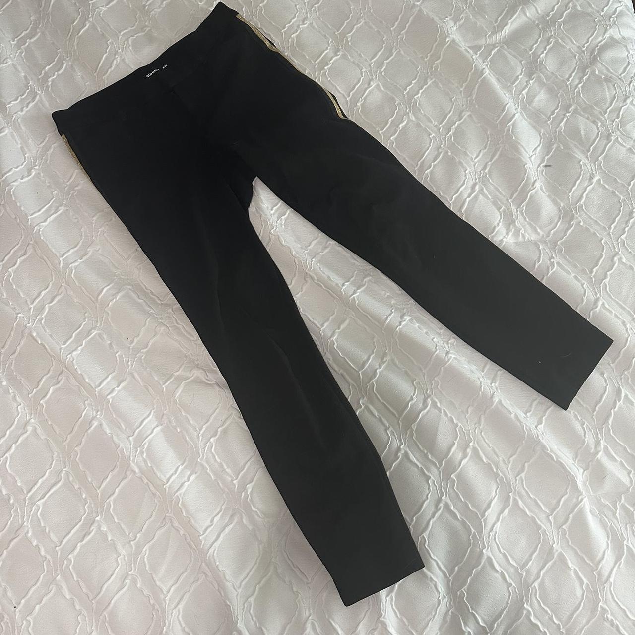 Old Navy Active black and white striped leggings, - Depop