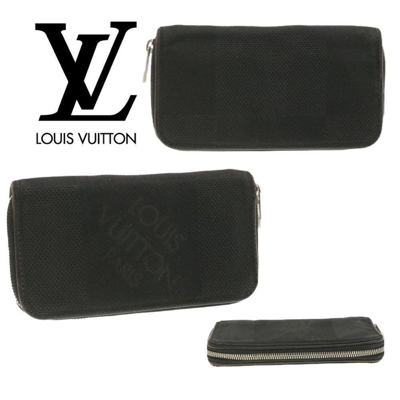 LOUIS VUITTON WALLET. comes with box. Coin pouch - - Depop