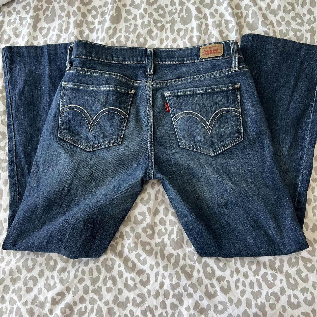 Levi's Women's Navy Jeans | Depop