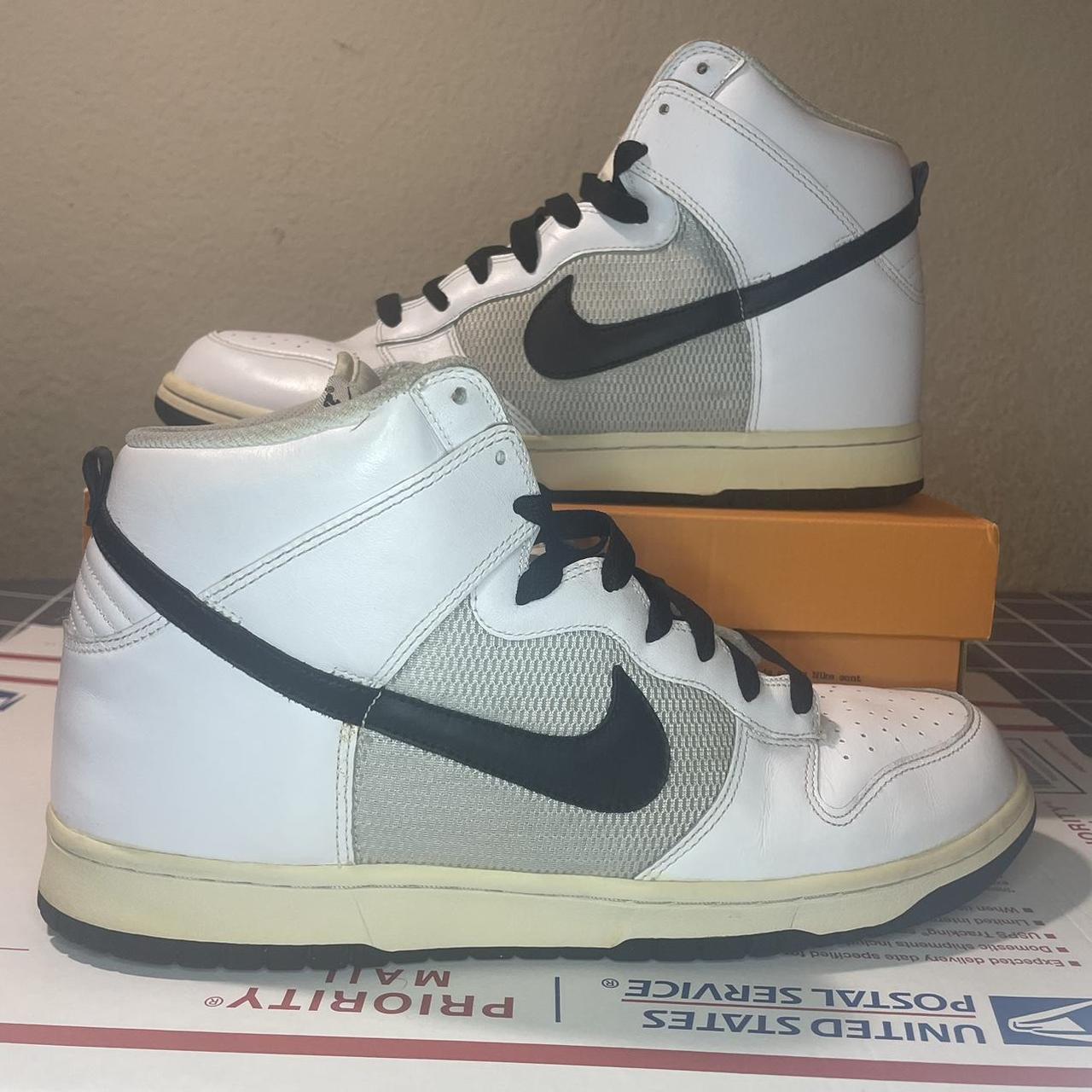 white black yellow nike dunks 2009