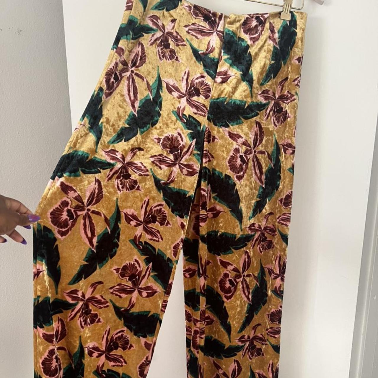 Scotch & Soda Women's Yellow and Gold Trousers | Depop