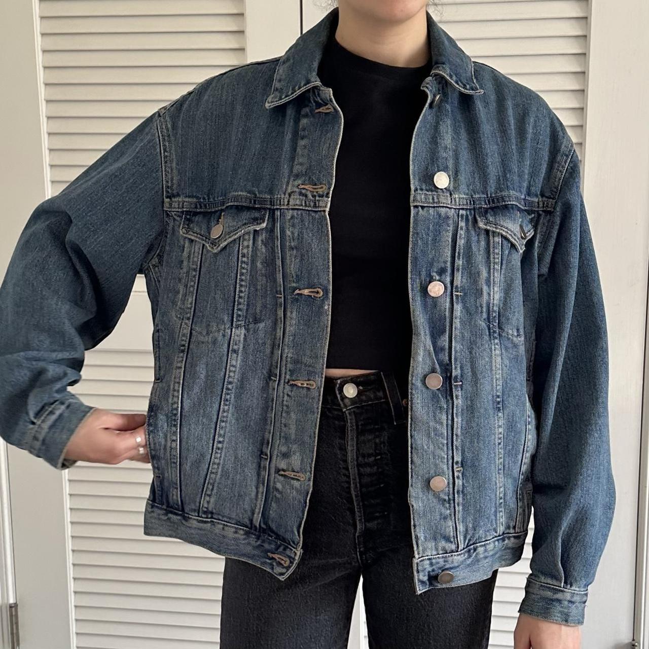 item listed by lisserzzz
