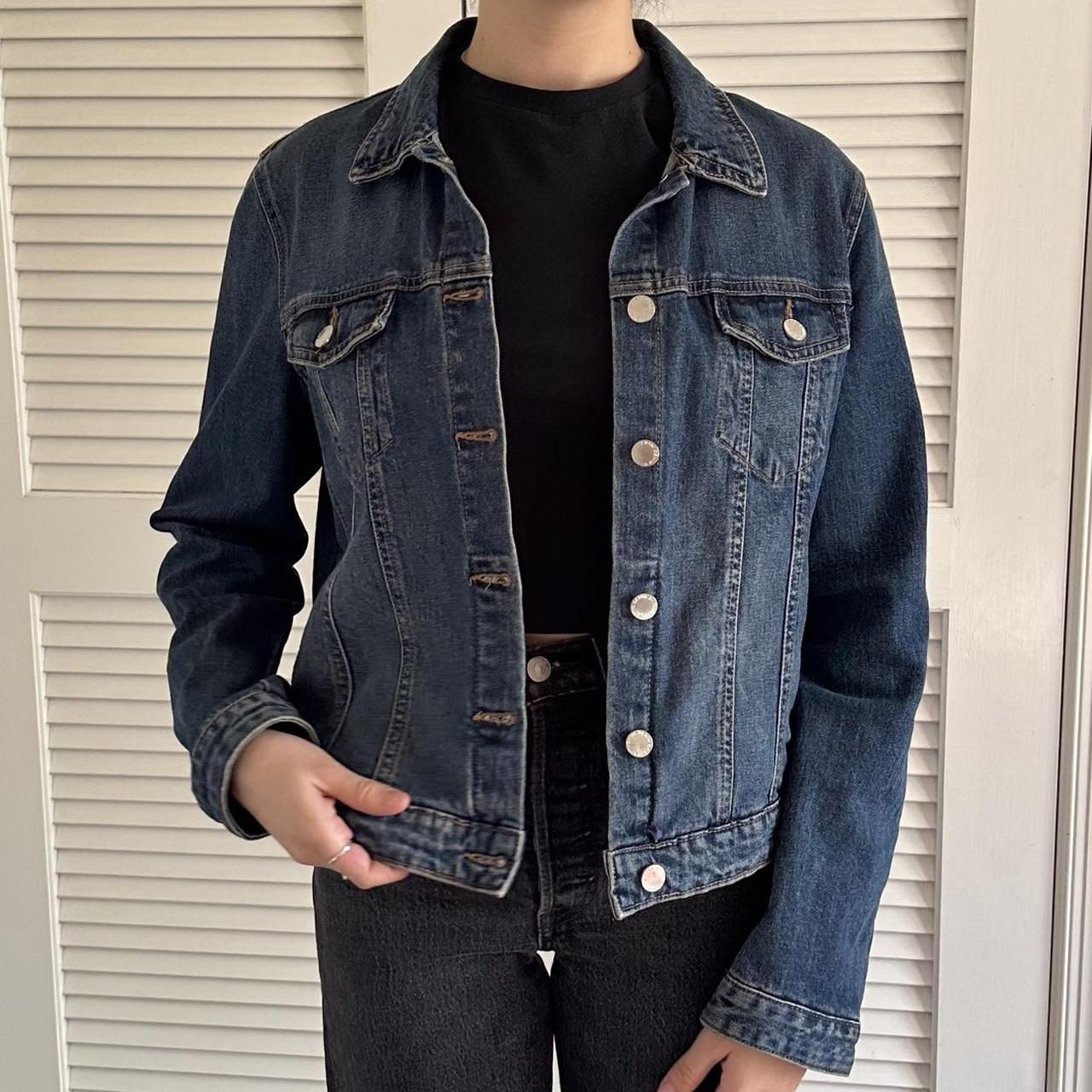 item listed by lisserzzz