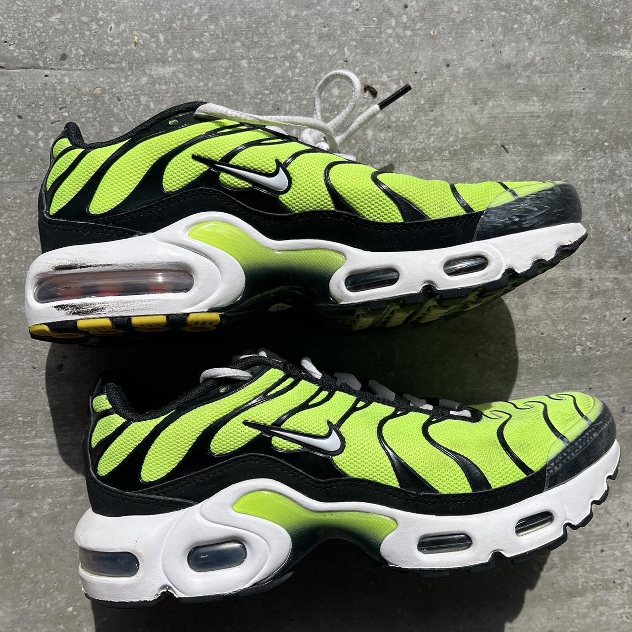 Nike lime green trainers online