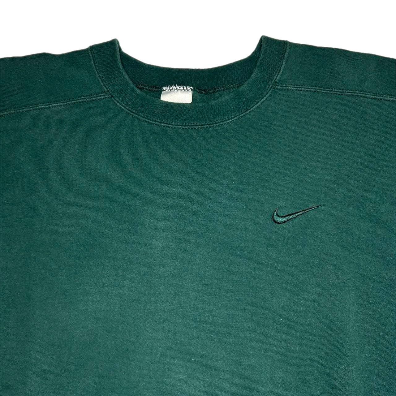 Nike dark discount green crew neck