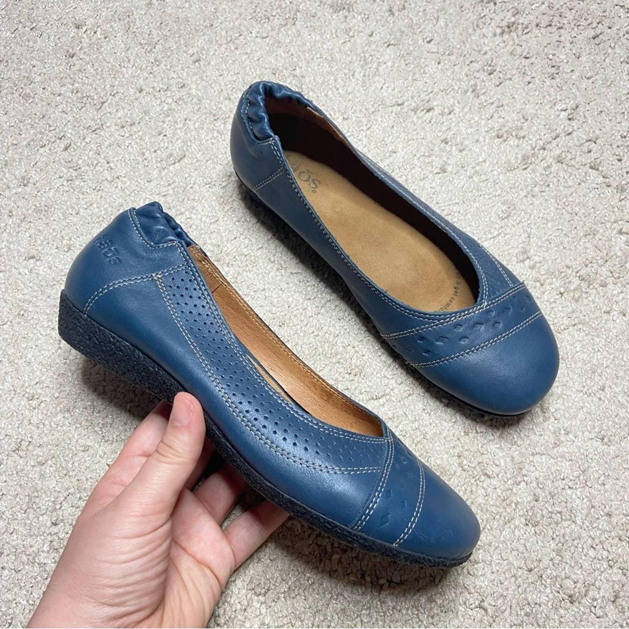 Taos hot sale ballet flats