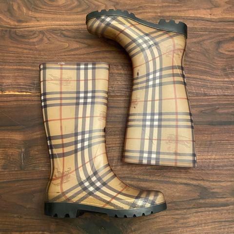 Burberry rain boots sales 2018