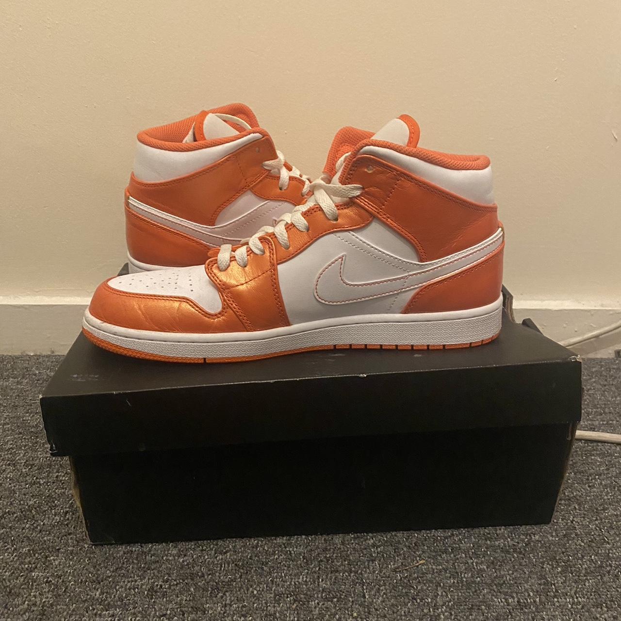 jordan aj 1 mid se orange