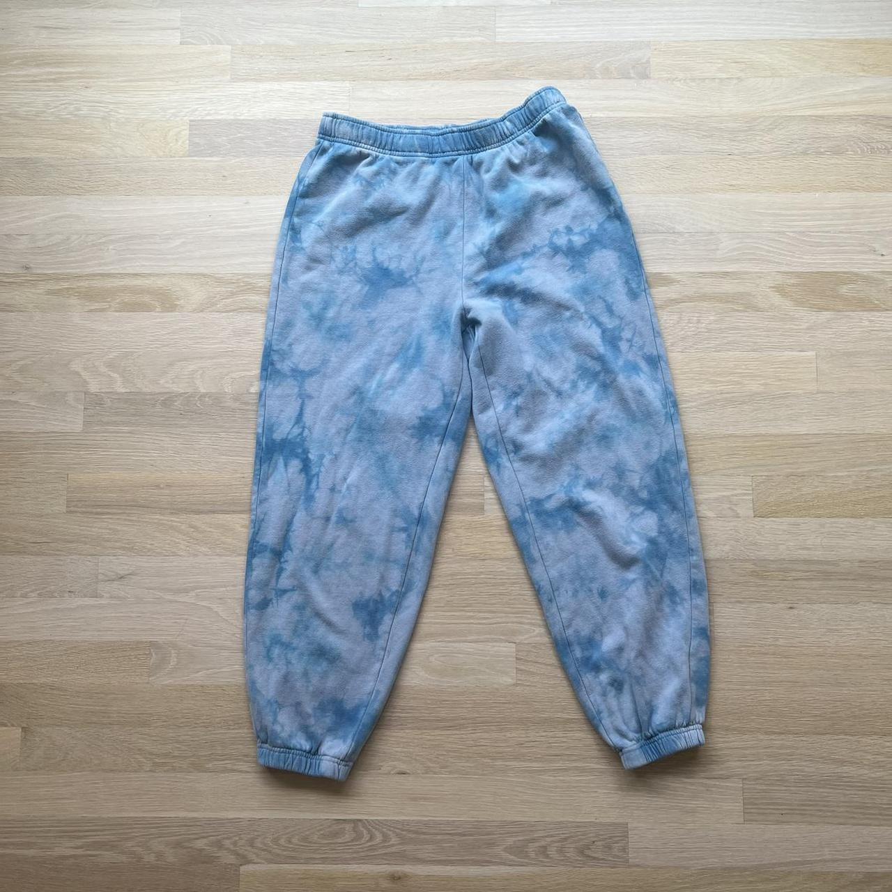 blue tie dye sweatpants super flattering have an